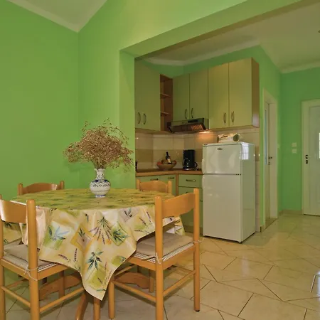 2 Bedroom Awesome In Privlaka (Zadar)