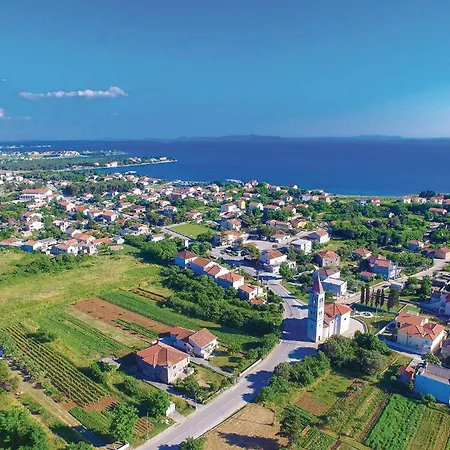 2 Bedroom Awesome In Tatil Evi Privlaka (Zadar)