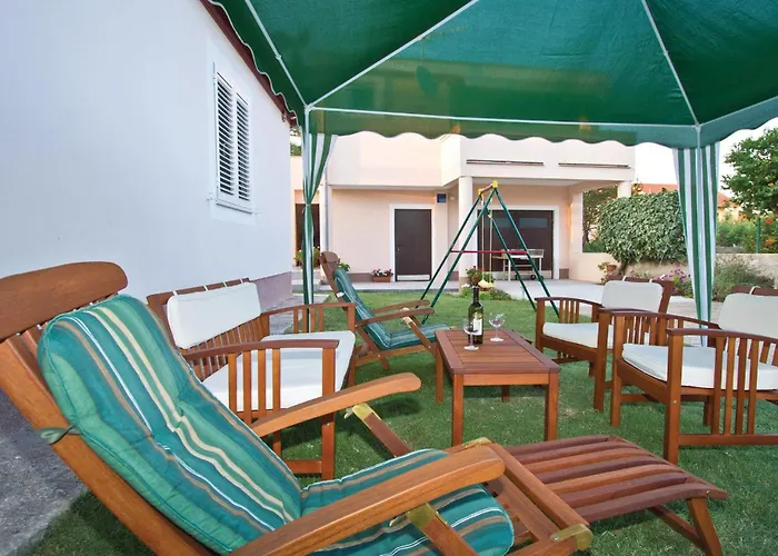 Trogirska V Holiday home *